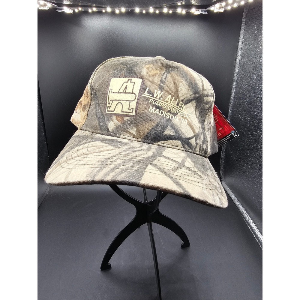 Daystone Realtree Camo L.W. Allen Pumps Madison WI Snapback Trucker Hat NWT